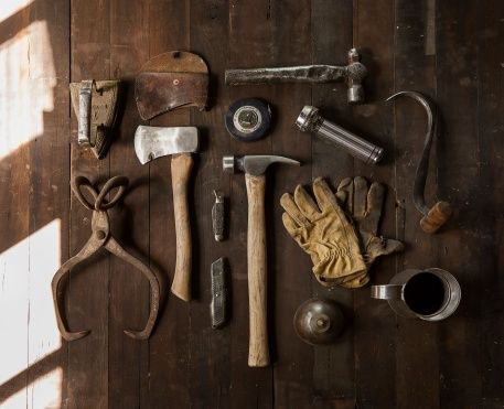 construction-work-carpenter-tools