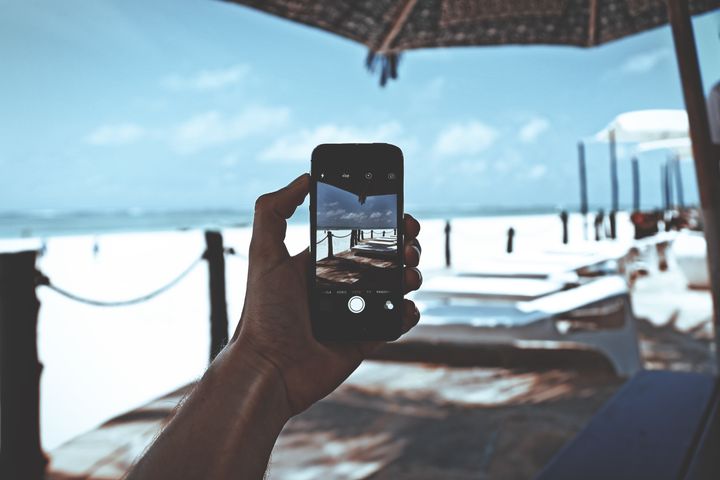 Why Holidays Are the Perfect Time to Re-Evaluate Social Media Use